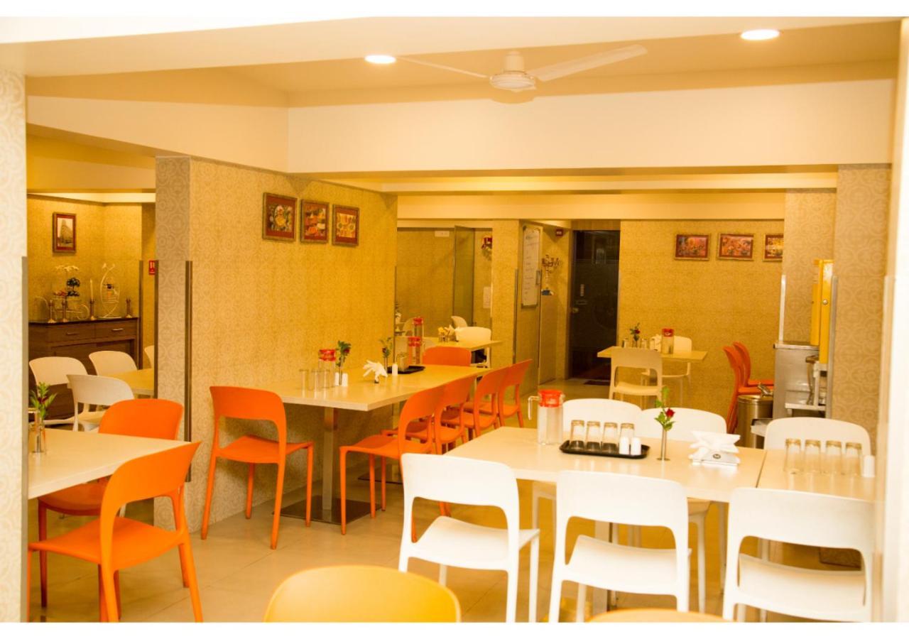 Ashok Deluxe Apartments, Marol Andheri East Mumbai  Buitenkant foto