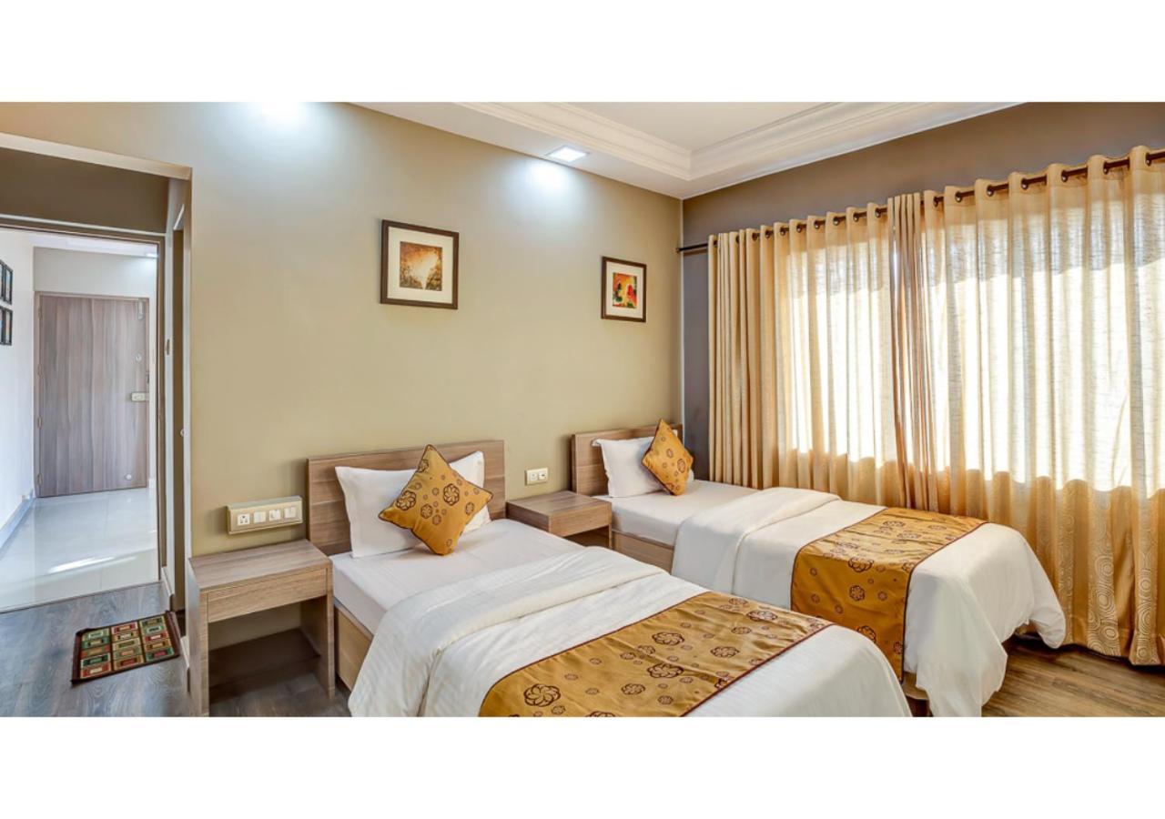Ashok Deluxe Apartments, Marol Andheri East Mumbai  Buitenkant foto