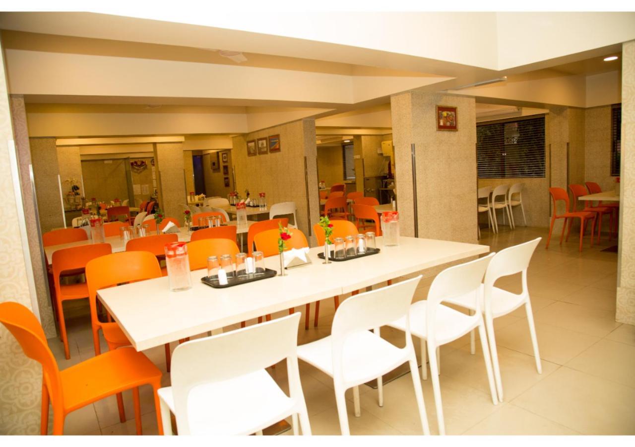 Ashok Deluxe Apartments, Marol Andheri East Mumbai  Buitenkant foto